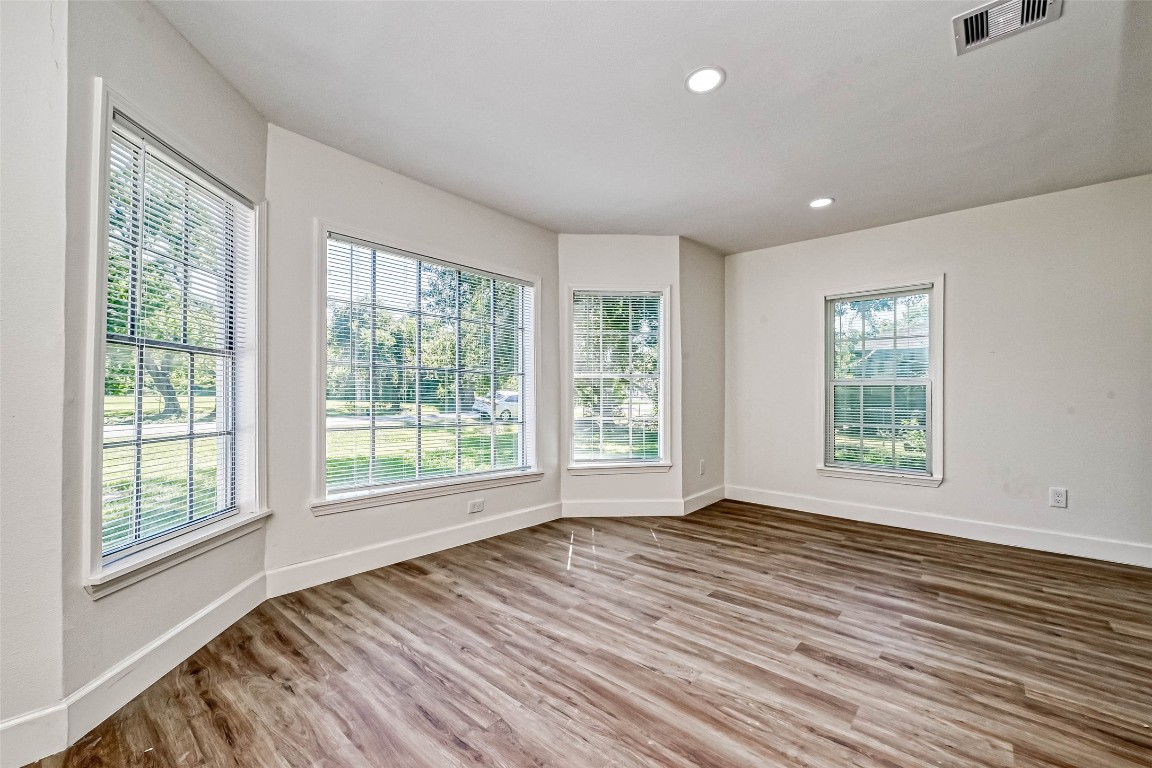 5609 Denmark Street Houston, TX 77028 - Photo 4 of 12