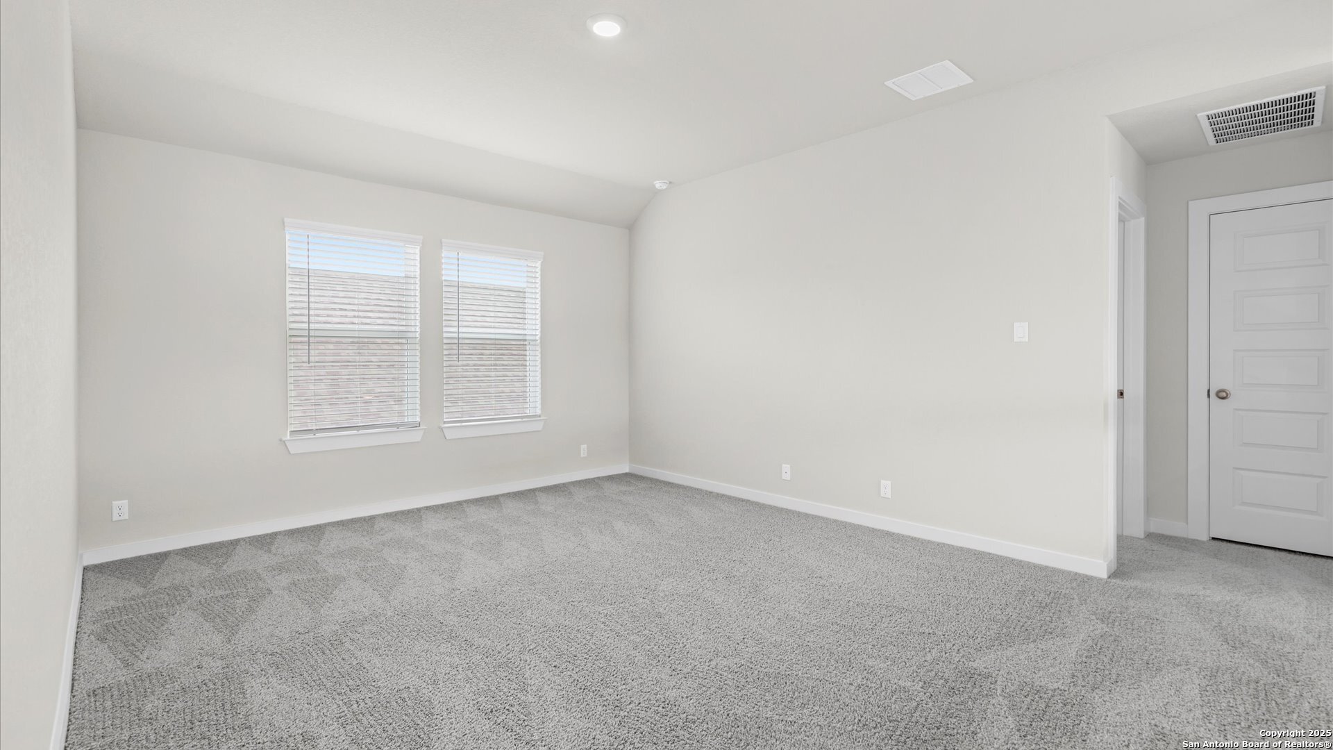 1551 Terrys Gate Road New Braunfels, TX 78132 - Photo 20 of 32 an empty room with windows