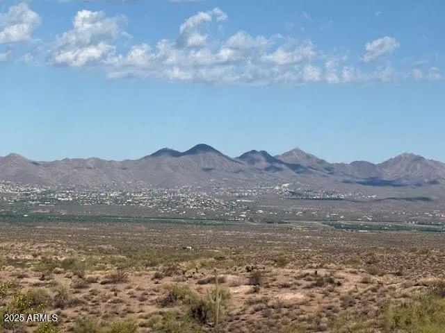 a view of a sky from a yard