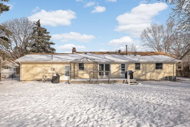 $425,000 | 1252 Highview Drive, New Brighton, MN 55112