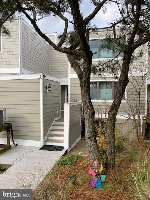 41 Pilot Point Lewes, DE 19958 - Photo 5 of 24 Front of this bayfront townhome.