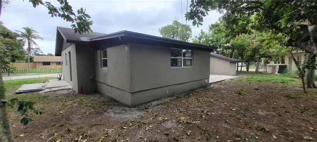 $2,500 | 1642 44th Street, West Palm Beach, FL 33407