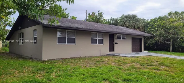 $2,500 | 1642 44th Street, West Palm Beach, FL 33407