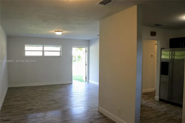 $2,500 | 1642 44th Street, West Palm Beach, FL 33407