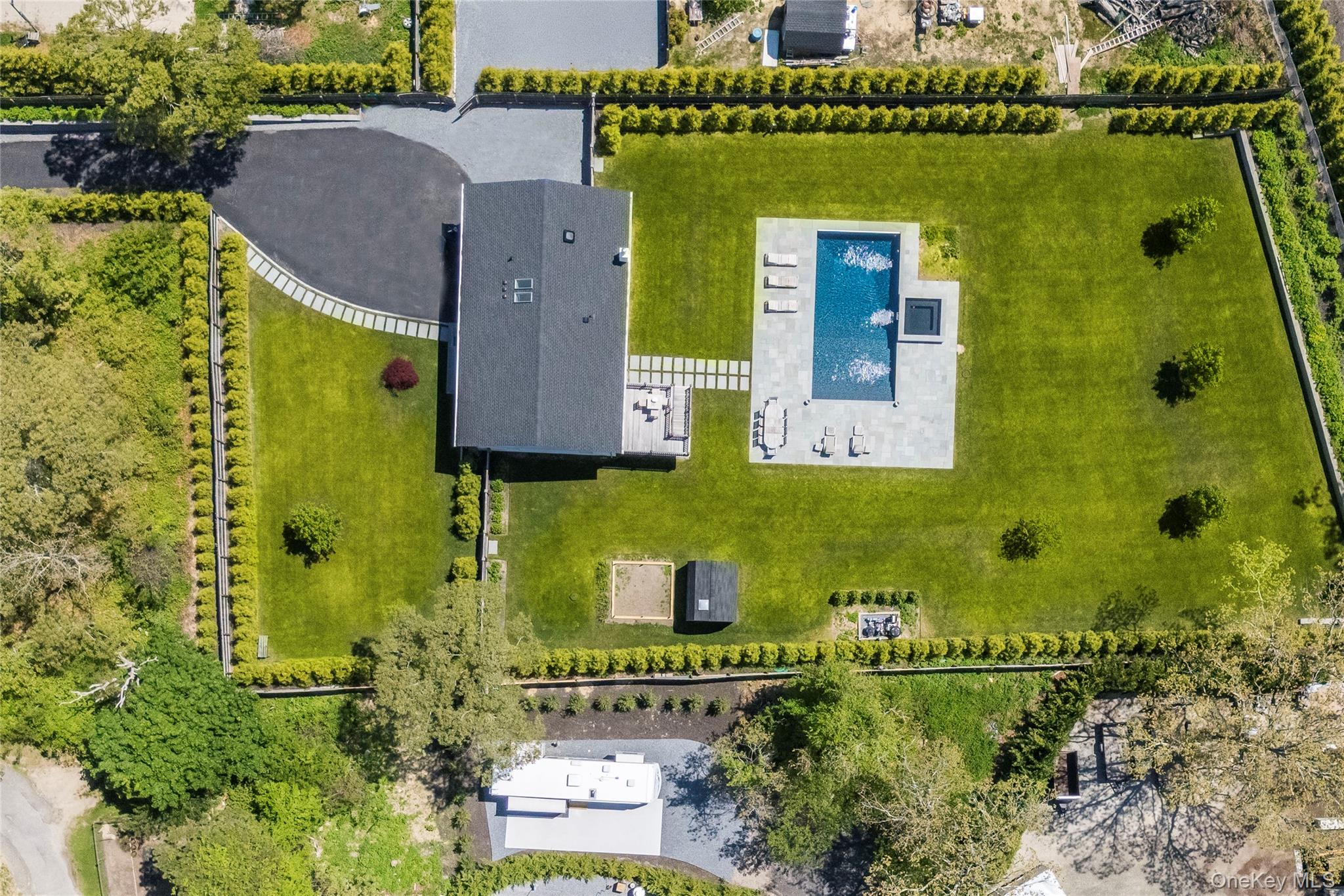 78 North Road, Unit B Hampton Bays, NY 11946 - Photo 18 of 19