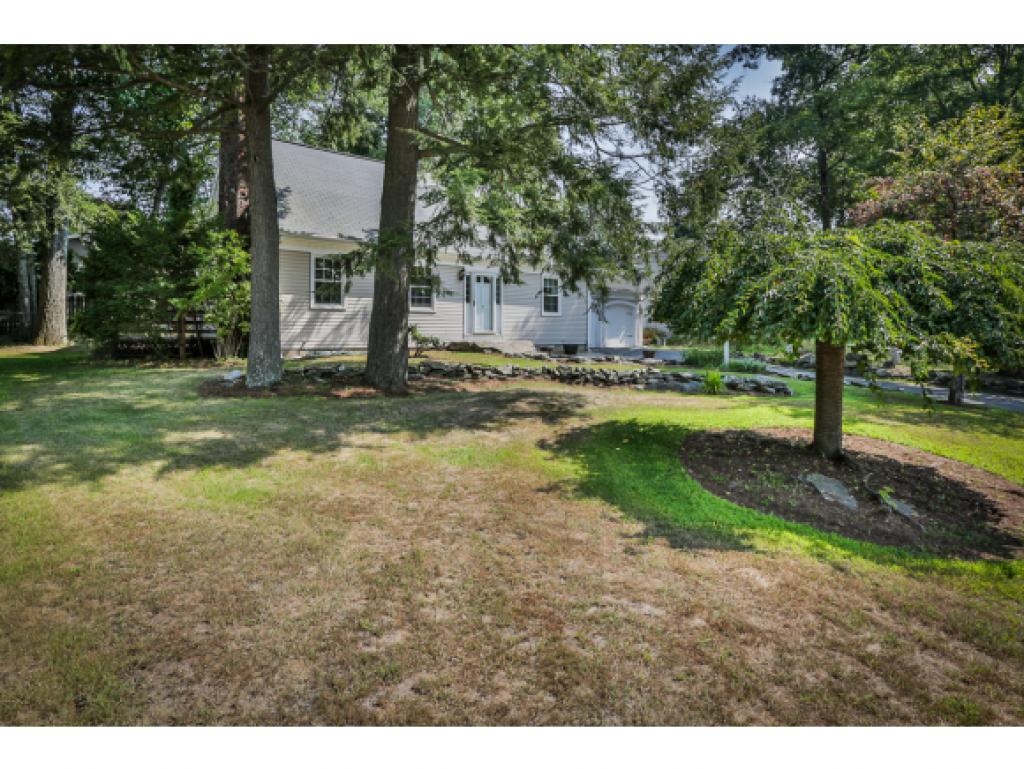 5 Stonehaven Road Nashua, NH 03062 - Photo 4 of 31