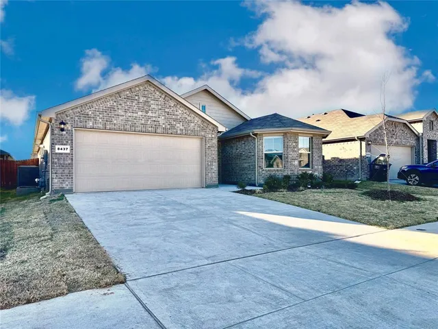 $2,350 | 8437 Hollymead Lane, Fort Worth, TX 76131