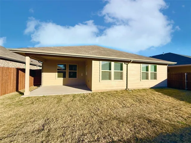 $2,350 | 8437 Hollymead Lane, Fort Worth, TX 76131