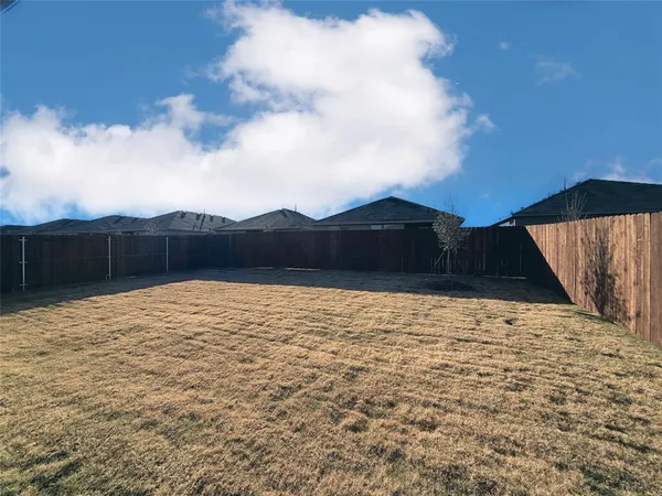 $2,350 | 8437 Hollymead Lane, Fort Worth, TX 76131