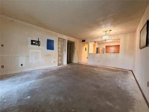 $220,000 | 17000 Northwest 67th Avenue, Unit 115, Hialeah, FL 33015