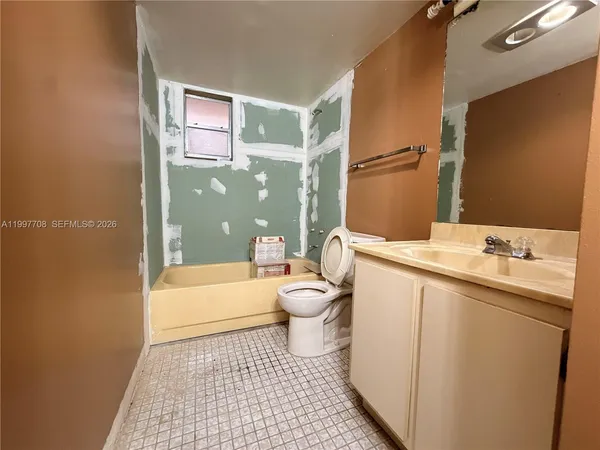 $220,000 | 17000 Northwest 67th Avenue, Unit 115, Hialeah, FL 33015
