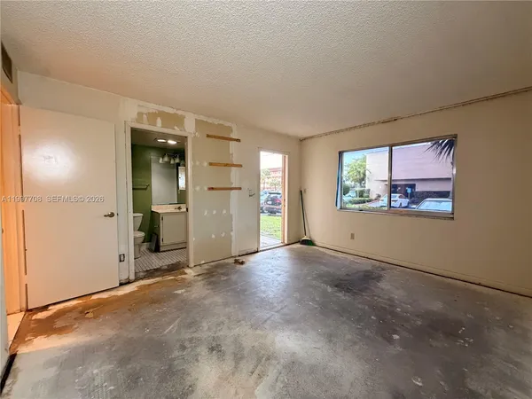 $220,000 | 17000 Northwest 67th Avenue, Unit 115, Hialeah, FL 33015