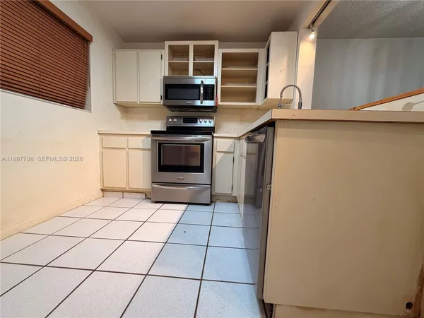 $220,000 | 17000 Northwest 67th Avenue, Unit 115, Hialeah, FL 33015