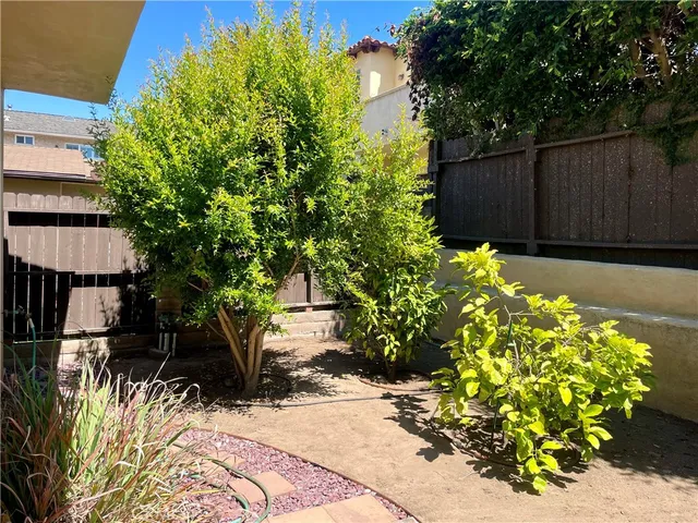 $8,900 | 1764 2nd Street, Manhattan Beach, CA 90266