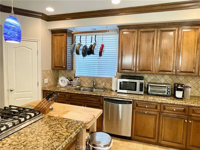 $8,900 | 1764 2nd Street, Manhattan Beach, CA 90266