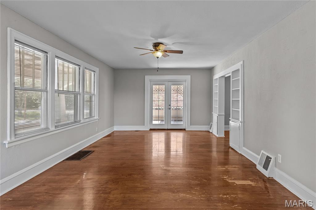 215 Carson Road Ferguson, MO 63135 - Photo 4 of 23