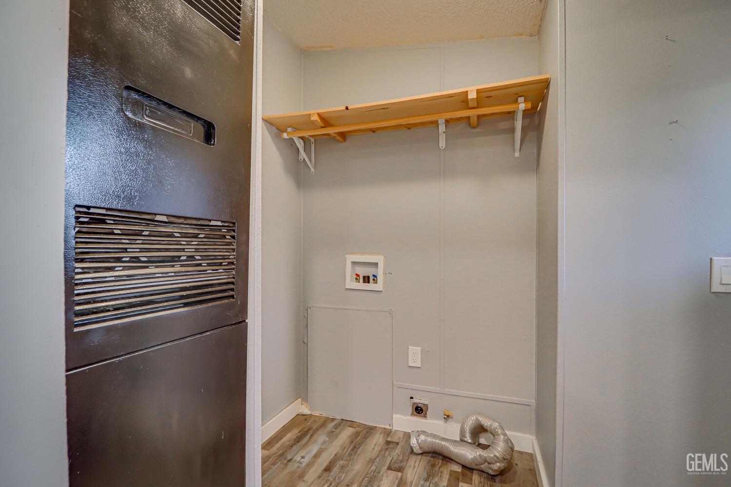 Undisclosed Address Bakersfield, CA 93314 - Photo 24 of 27 a view of walk in closet