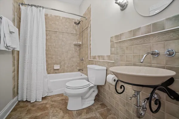 $1,299,999 | 1 Worthington Court, Bloomington, IL 61704