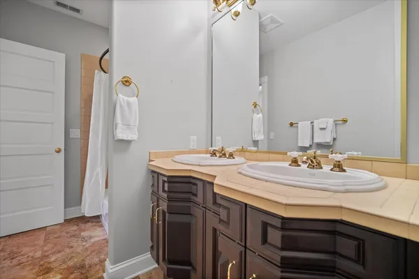 $1,299,999 | 1 Worthington Court, Bloomington, IL 61704