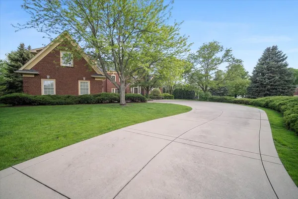 $1,299,999 | 1 Worthington Court, Bloomington, IL 61704
