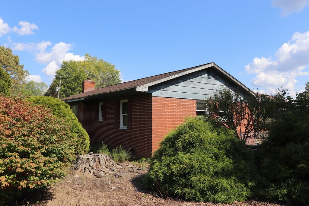 40 Cherry Branch Road Crossville, TN 38571 - Photo 3 of 7 Gallery Image 3