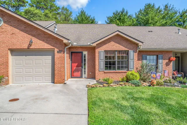$359,900 | 708 Rose Garden Way, Knoxville, TN 37919