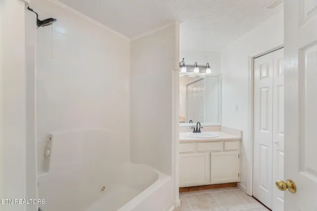 $359,900 | 708 Rose Garden Way, Knoxville, TN 37919