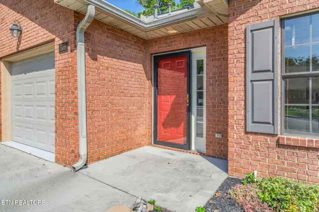 $359,900 | 708 Rose Garden Way, Knoxville, TN 37919