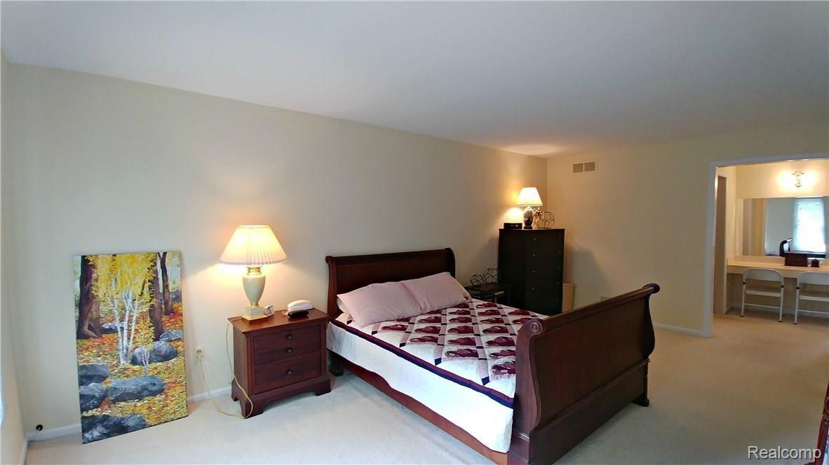 1523 Grandview Drive Rochester, MI 48306 - Photo 29 of 44 27.jpg