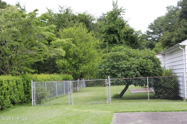 $163,900 | 707 Cameron Drive, Kinston, NC 28501