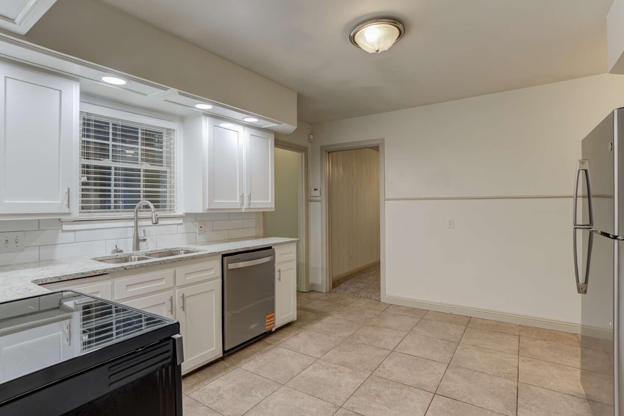3115 32nd Street Lubbock, TX 79410 - Photo 8 of 39 DSC04444_5_6_7_8