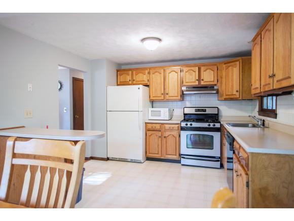197 Naticook Road Merrimack, NH 03054 - Photo 8 of 34