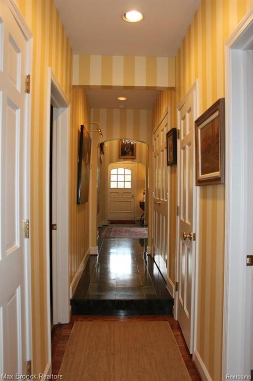 4875 Charing Cross Road Bloomfield Hills, MI 48304 - Photo 30 of 45