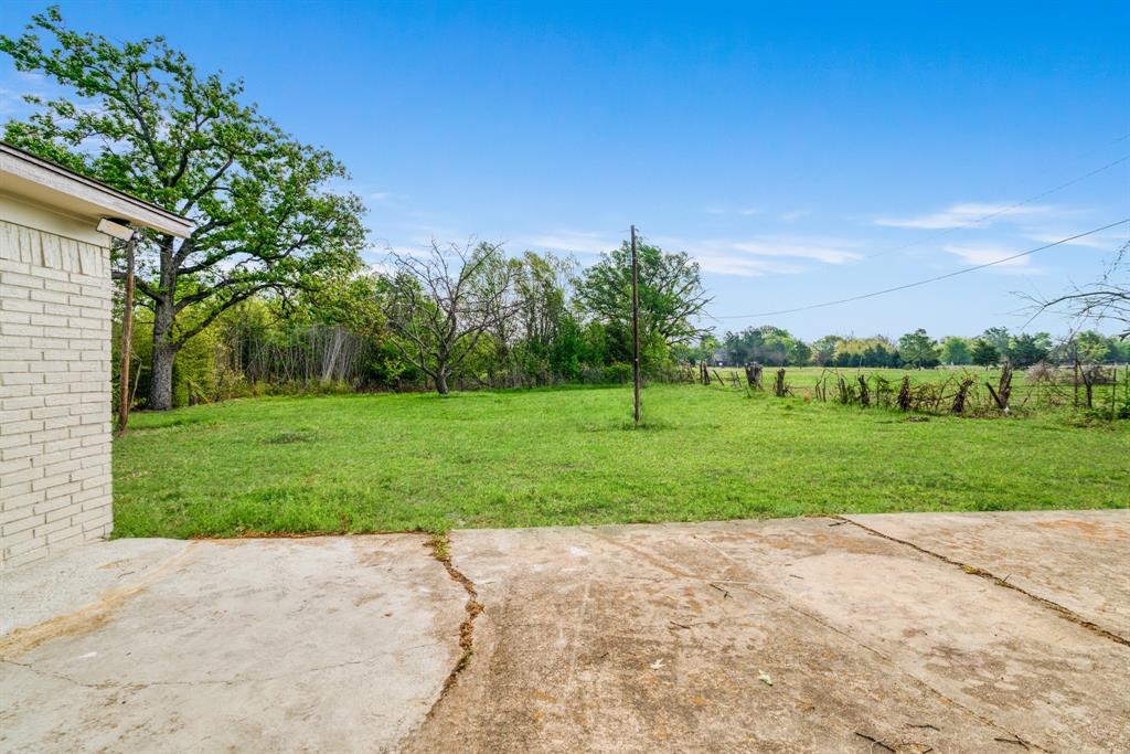 175 Cozy Lane Paris, TX 75462 - Photo 20 of 21 a view of a park with large trees