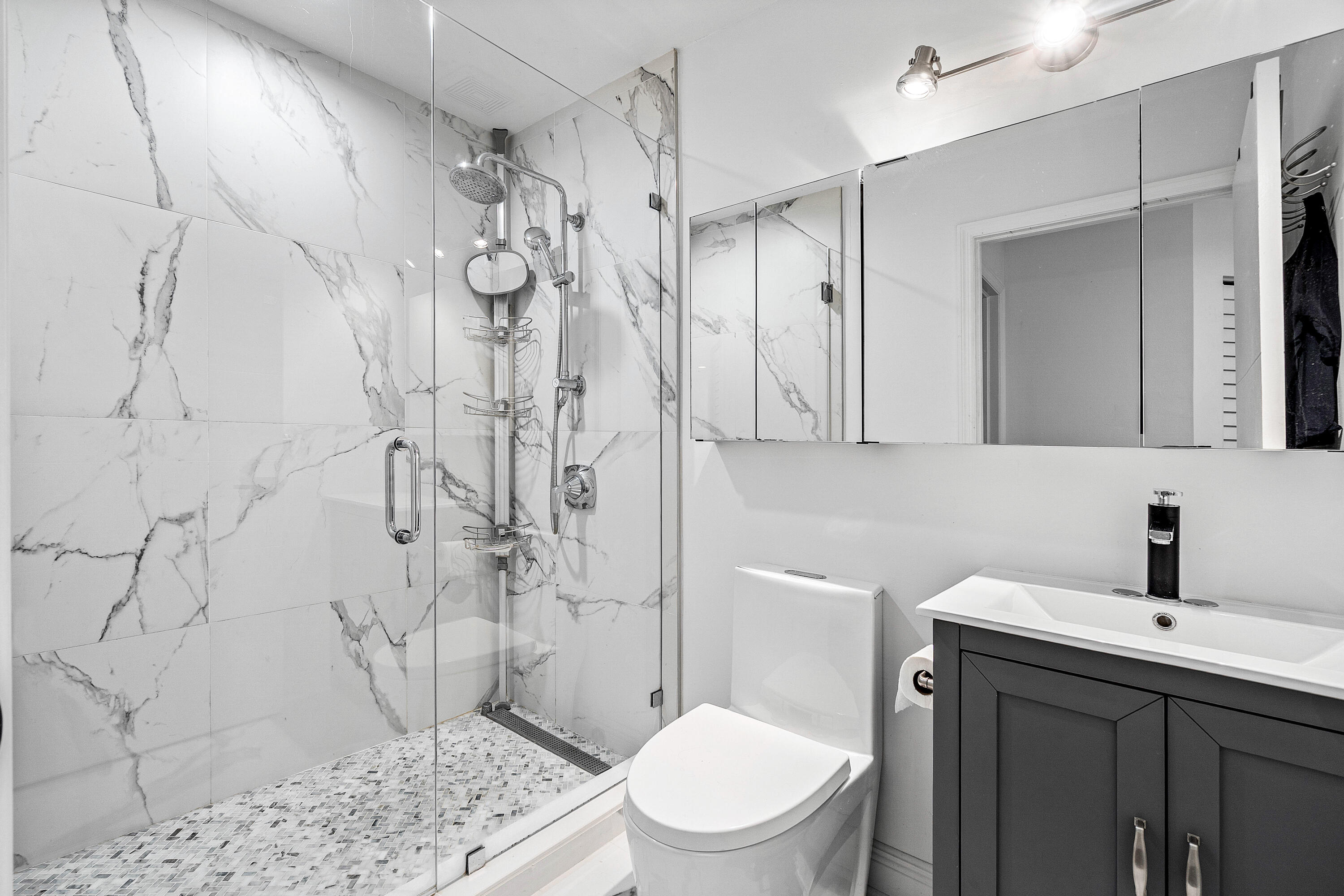 2489 Northwest 64th Street Boca Raton, FL 33496 - Photo 19 of 46 Second Bathroom