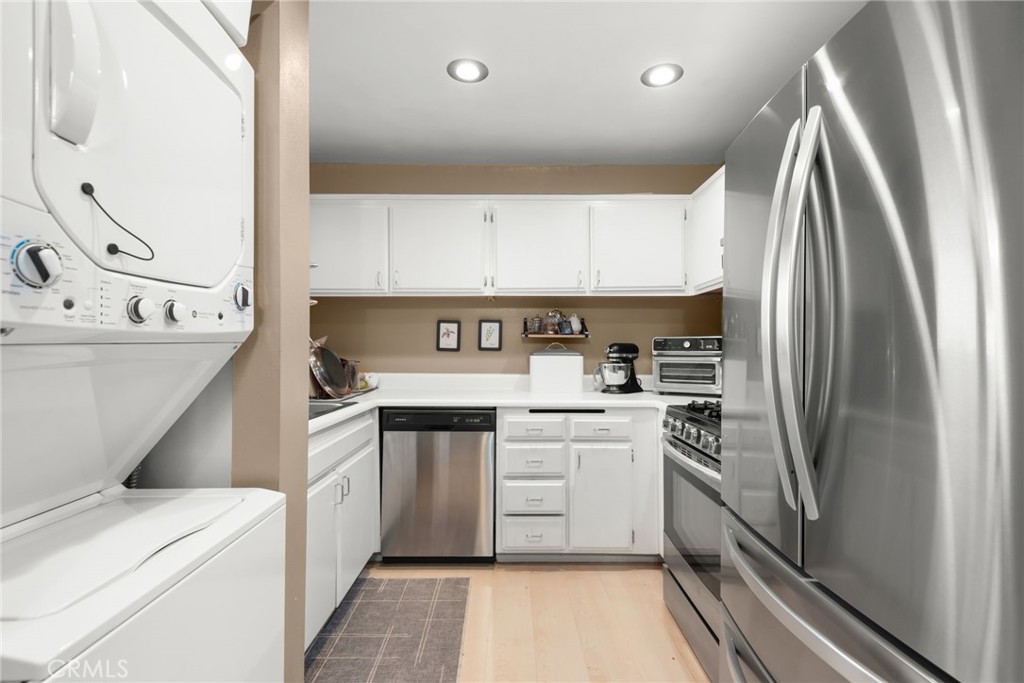 8327 Vineyard Avenue, Unit 12 Rancho Cucamonga, CA 91730 - Photo 8 of 23 Kitchen