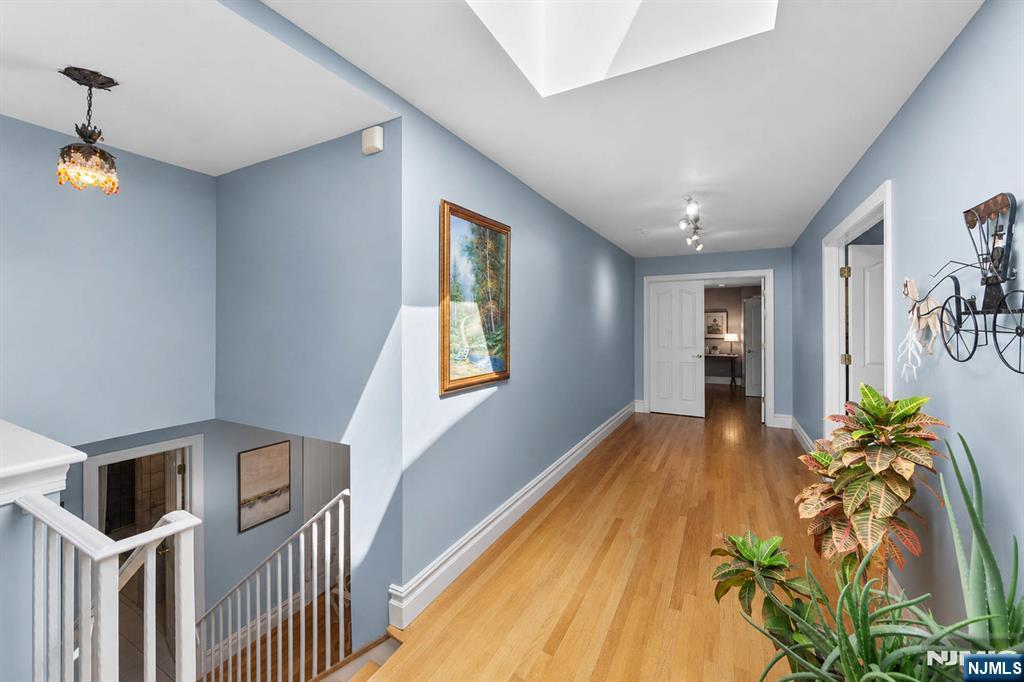 290 Dunkerhook Road Paramus, NJ 07652 - Photo 28 of 50