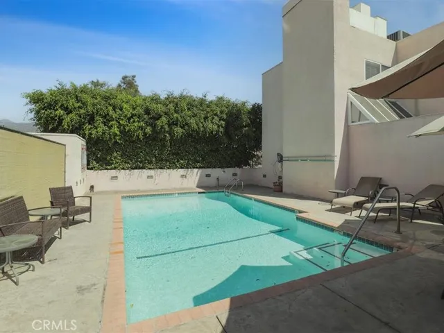 $4,000 | 400 Monterey Road, Unit 11, Glendale, CA 91206