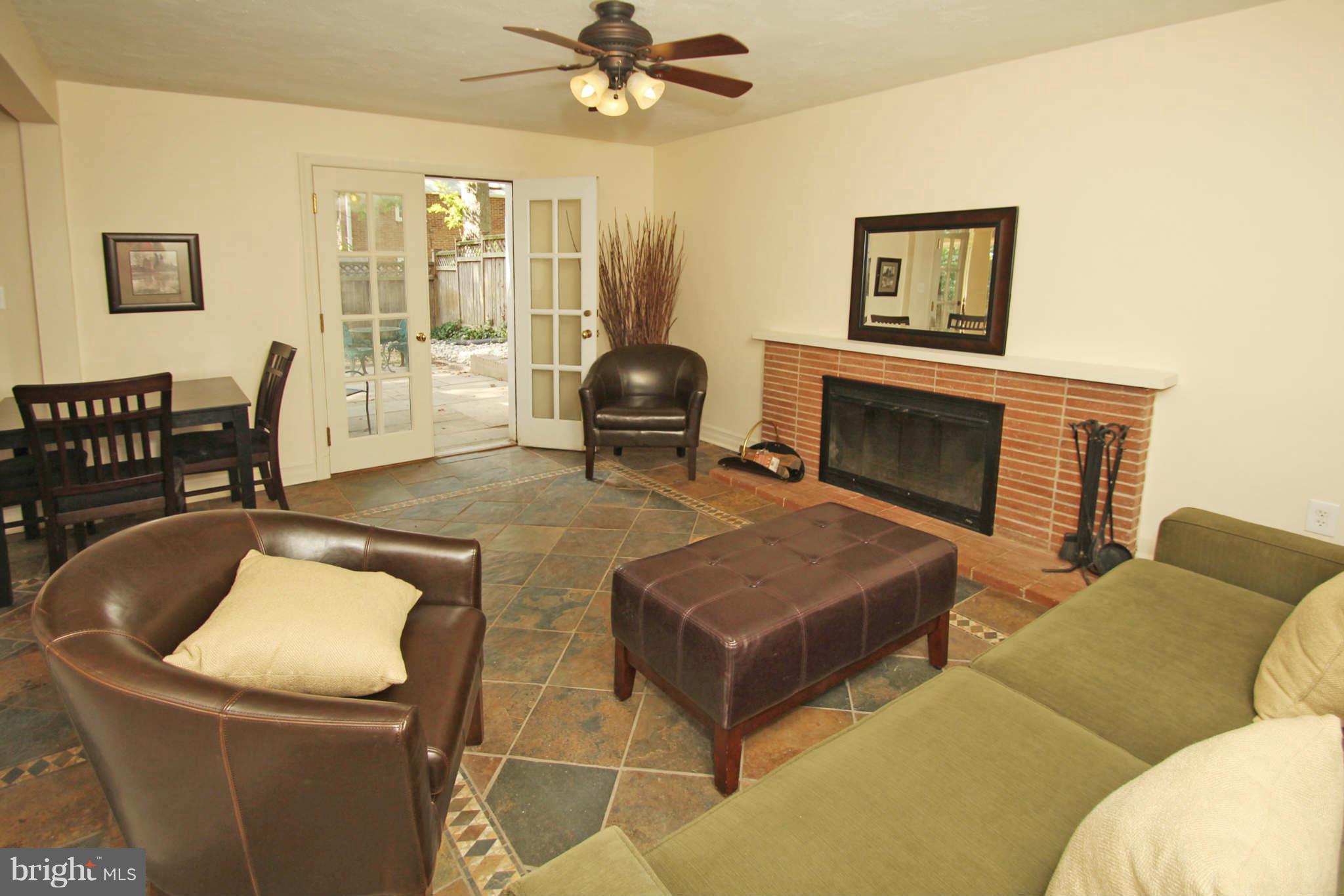1613 Ballard Street Silver Spring, MD 20910 - Photo 3 of 29 Living Room
