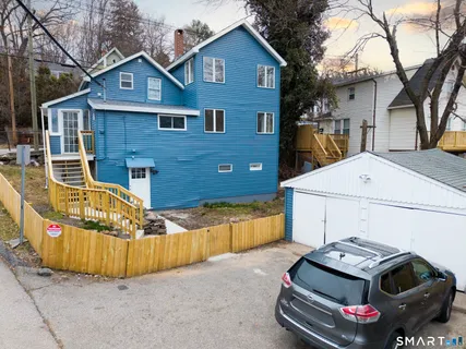 $299,000 | 231 Broad Street, Norwich, CT 06360