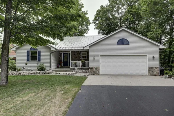 $875,000 | 17586 Little Ireland Lane, Townsend, WI 54175