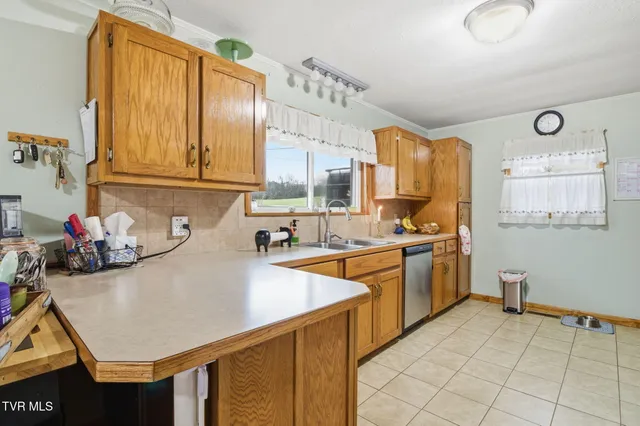 $299,900 | 30 Deerfoot Lane, Greeneville, TN 37743