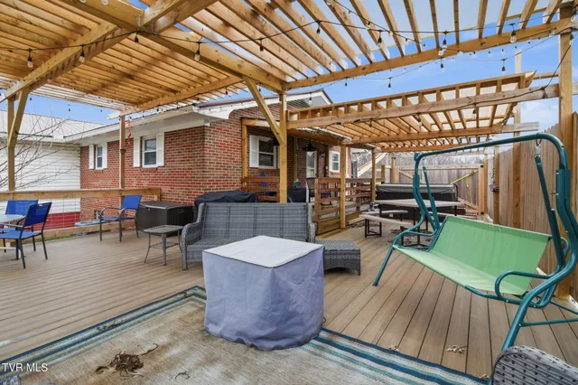 $299,900 | 30 Deerfoot Lane, Greeneville, TN 37743