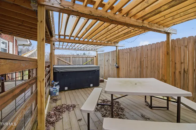 $299,900 | 30 Deerfoot Lane, Greeneville, TN 37743