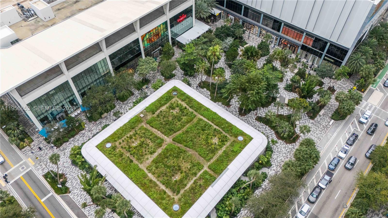 11 Northeast 6th Street, Unit 1513 Miami, FL 33132 - Photo 42 of 44 a view of a backyard