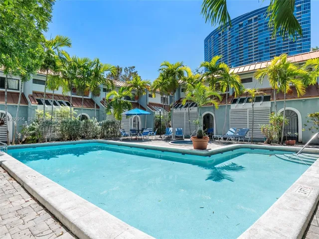 $499,000 | 523 Northeast 38th Street, Unit 6, Miami, FL 33137