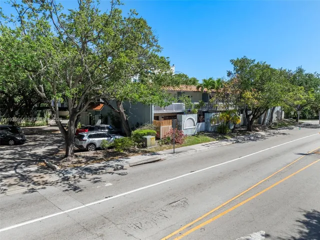 $499,000 | 523 Northeast 38th Street, Unit 6, Miami, FL 33137