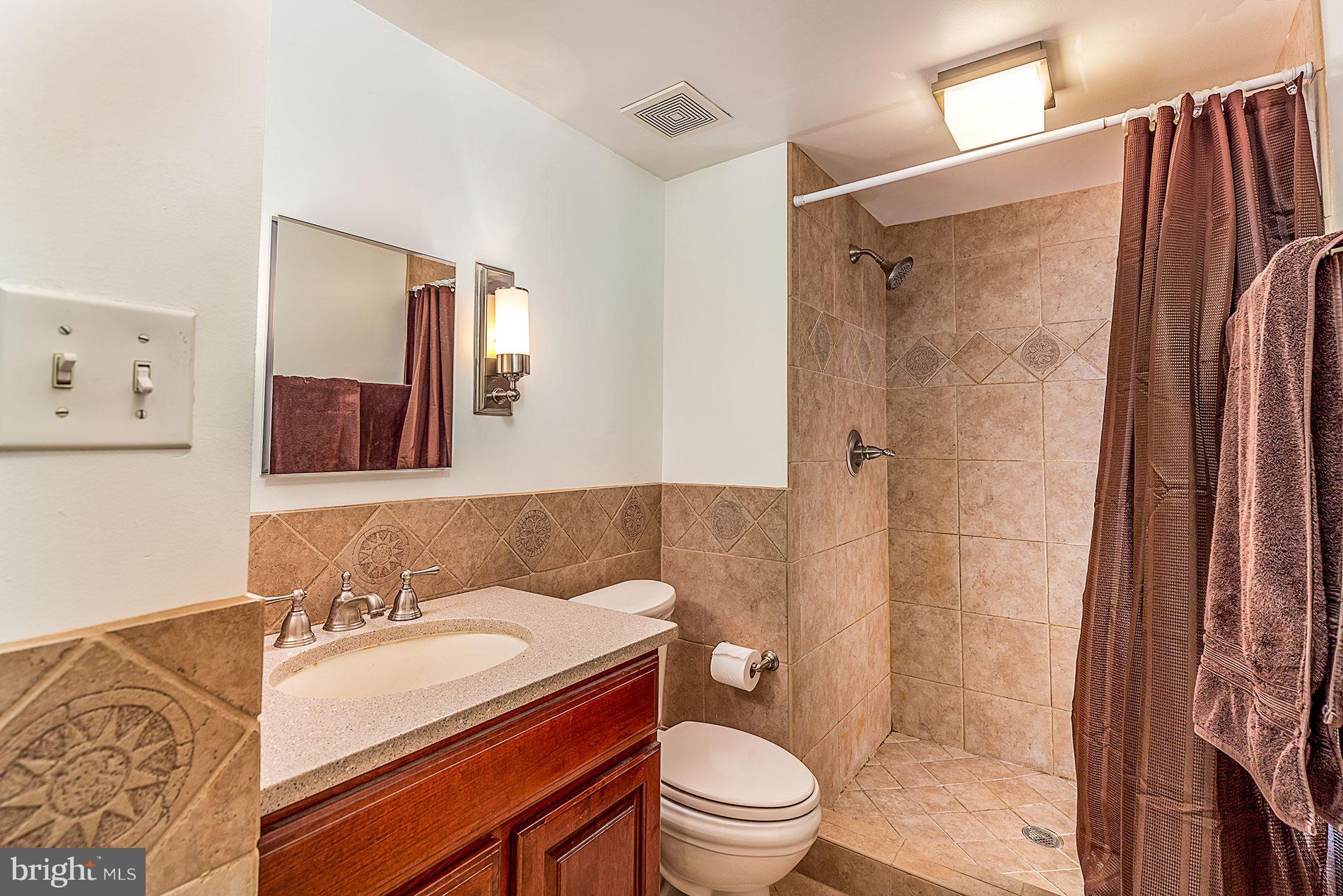 3777 Inverness Road Fairfax, VA 22033 - Photo 25 of 30 Bath