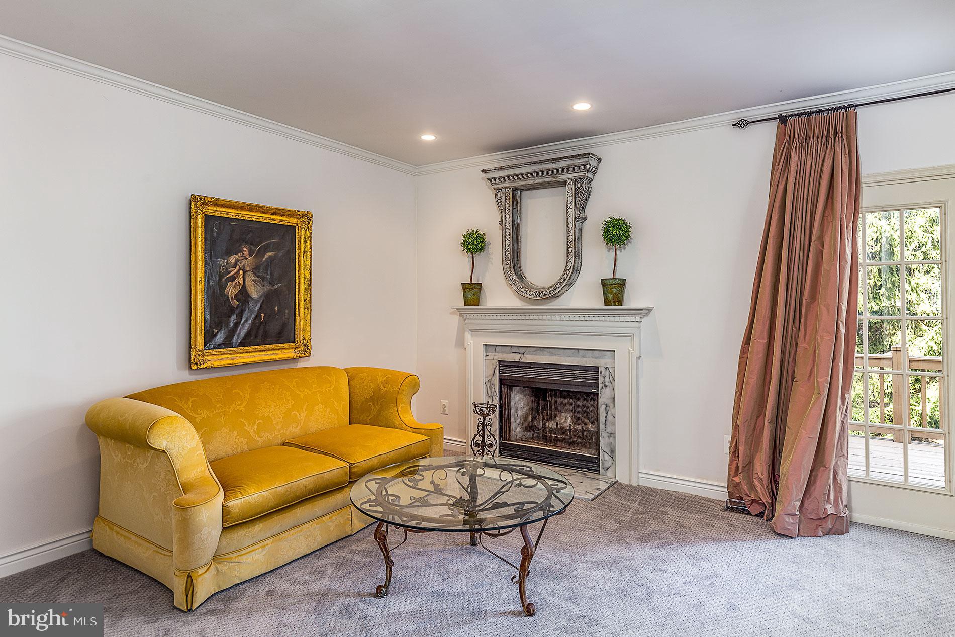 3777 Inverness Road Fairfax, VA 22033 - Photo 7 of 30 Living Room