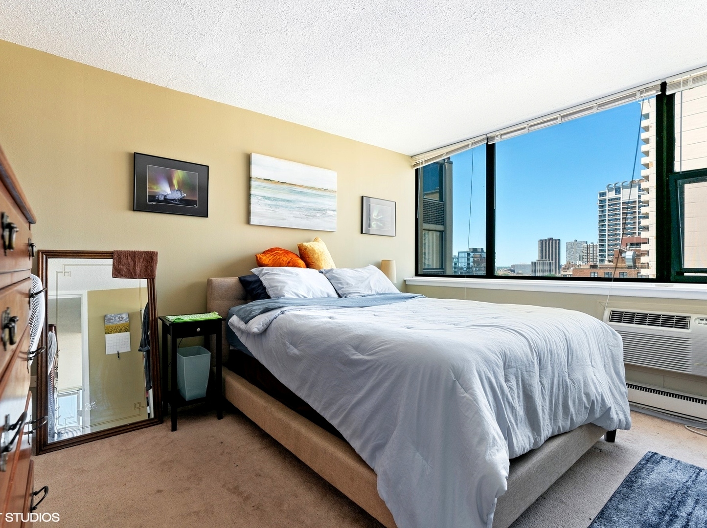 3110 North Sheridan Road, Unit 1802 Chicago, IL 60657 - Photo 11 of 14